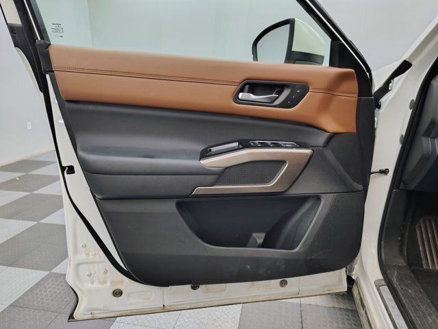 Used 2023 Nissan Pathfinder Platinum AWD/4WD image 10