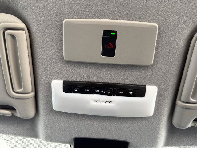 Used 2024 Nissan Kicks SV w/ Interior Electronics Package FWD image 19