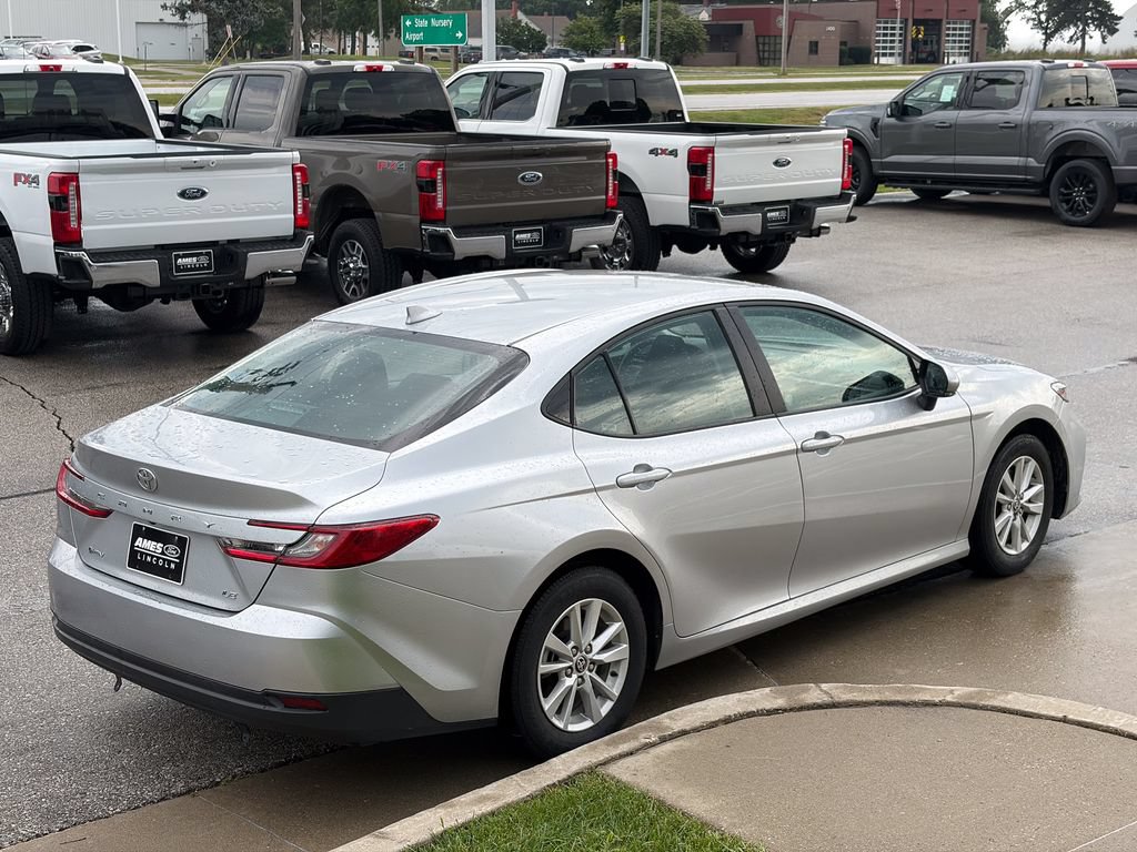 Used 2025 Toyota Camry LE FWD image 6