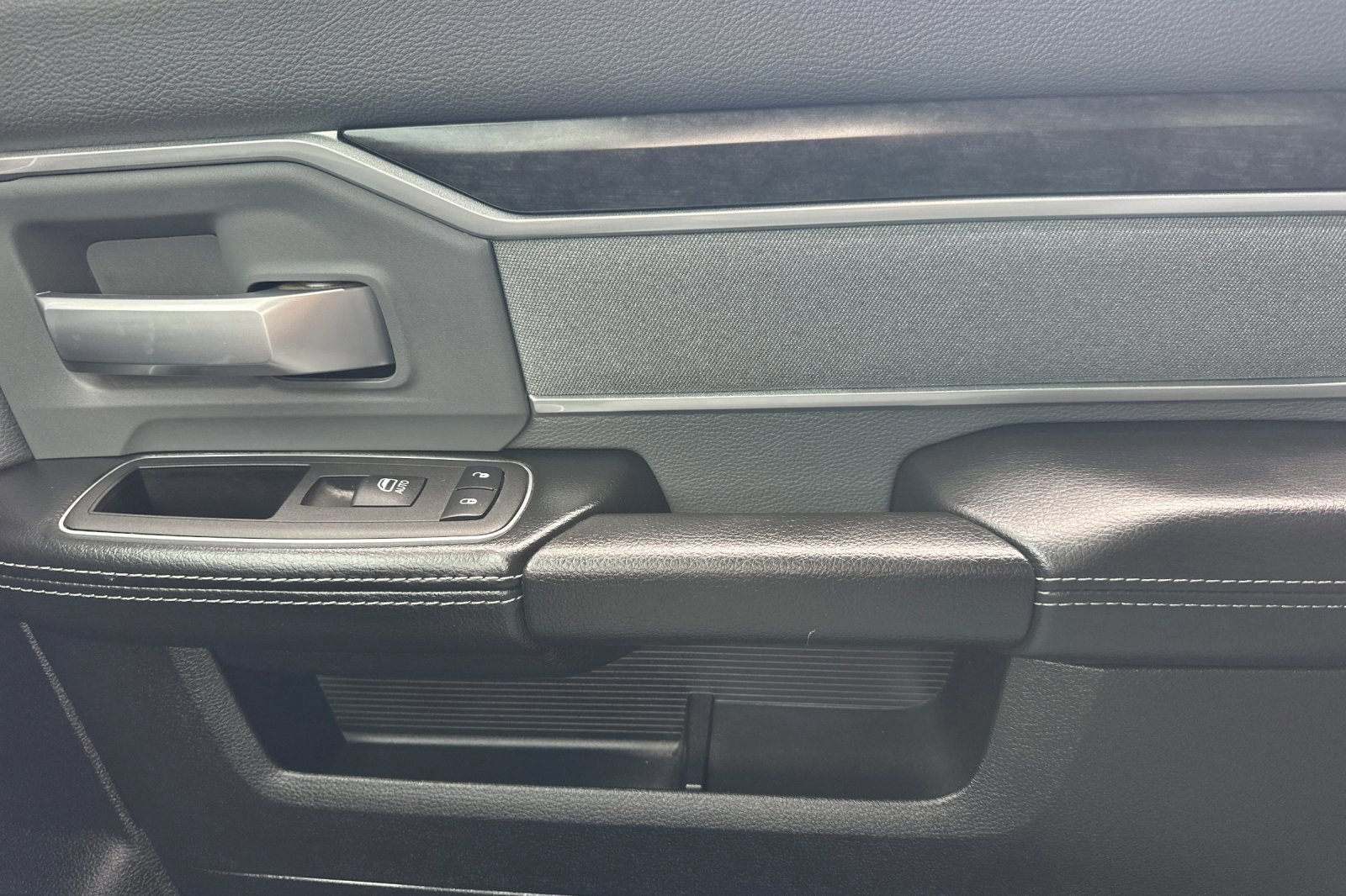 Used 2023 RAM 2500 Big Horn w/ Level 1 Equipment Group image 18