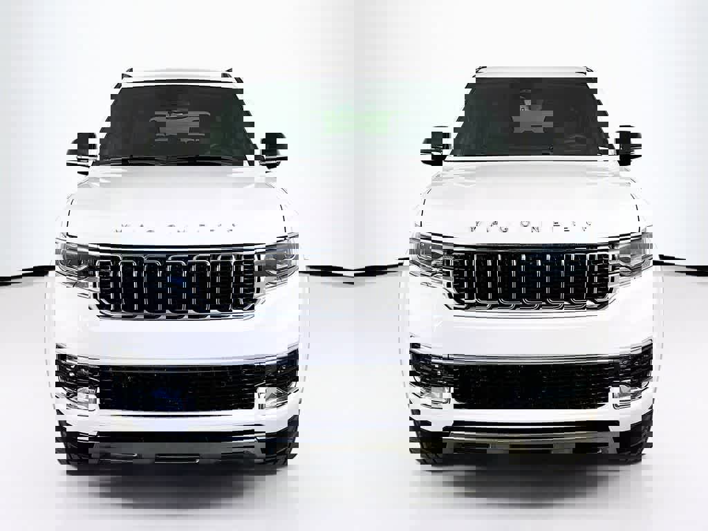 Used 2023 Jeep Wagoneer Series III w/ Preferred Equipment Group image 6