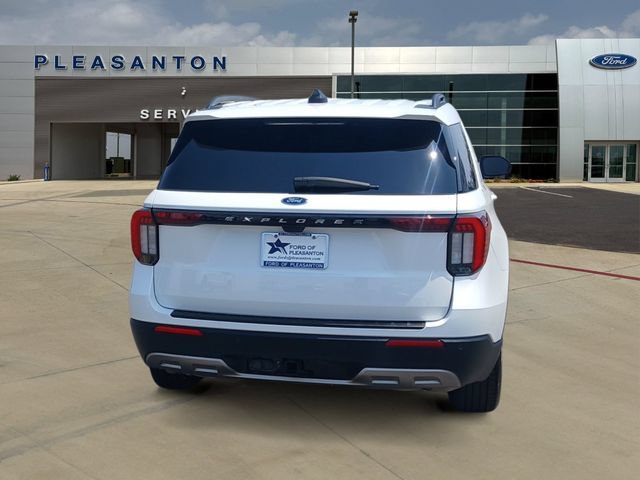 Certified 2025 Ford Explorer Active w/ Active Comfort Package RWD image 4