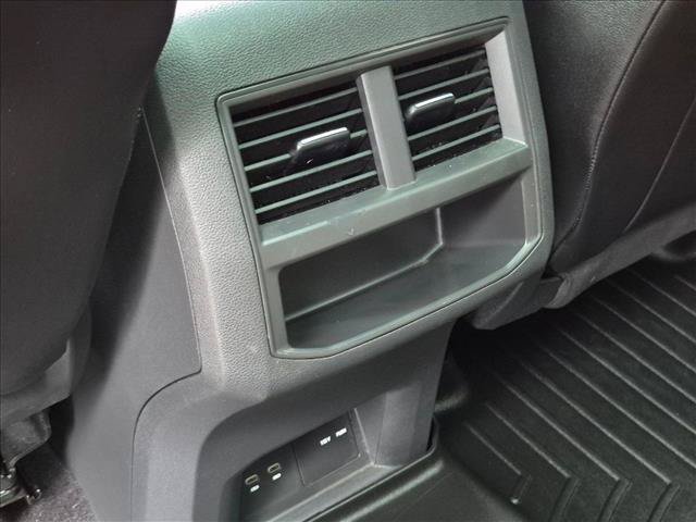 Used 2021 Volkswagen Atlas Cross Sport SEL R-Line FWD image 17