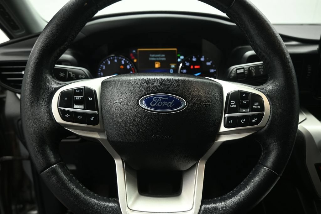 Certified 2022 Ford Explorer XLT RWD image 11