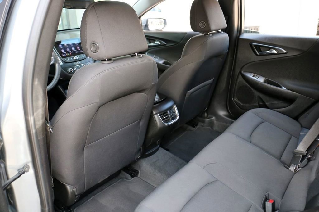 Used 2025 Chevrolet Malibu LT FWD image 21