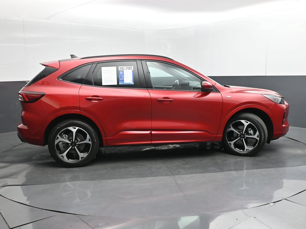 Certified 2023 Ford Escape ST-Line Elite AWD/4WD image 31