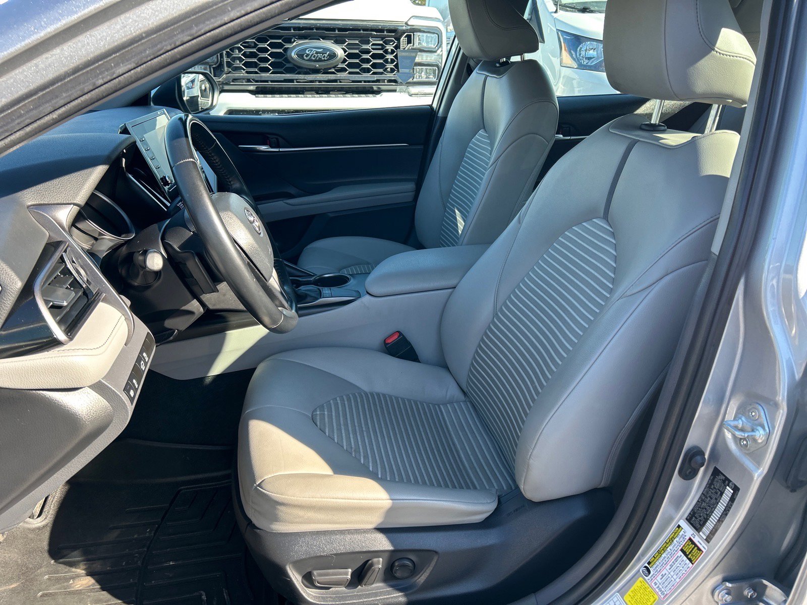 Used 2022 Toyota Camry SE image 9