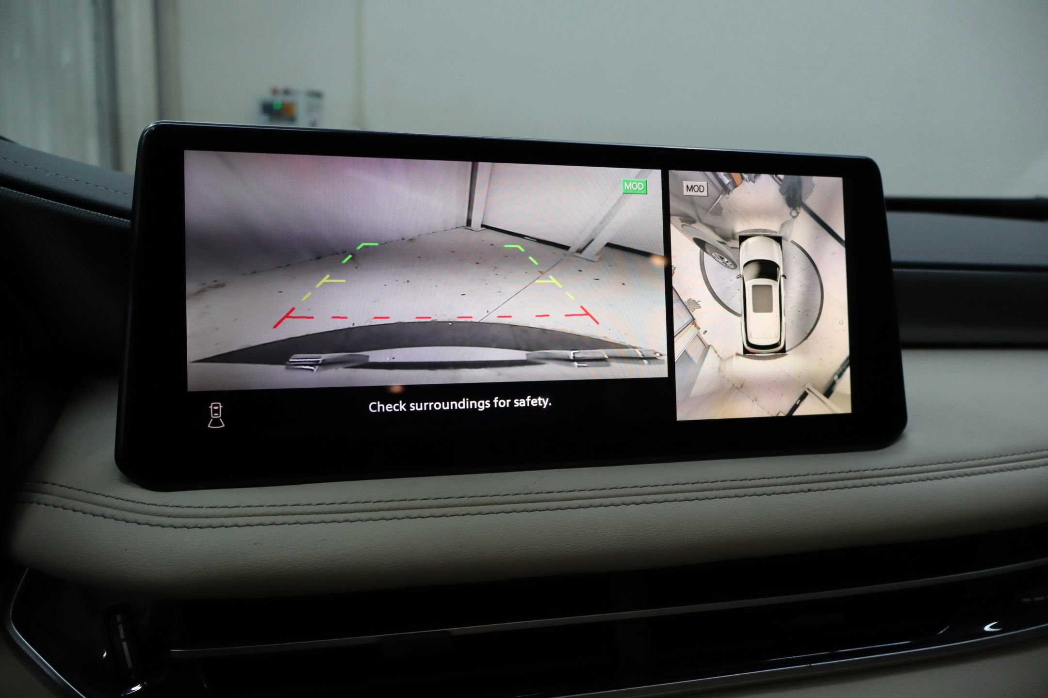 Used 2023 INFINITI QX60 Luxe w/ Performance Audio Package FWD image 24