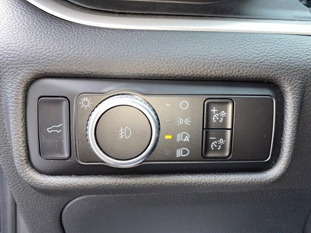 Certified 2022 Ford Explorer XLT w/ Equipment Group 202A image 18