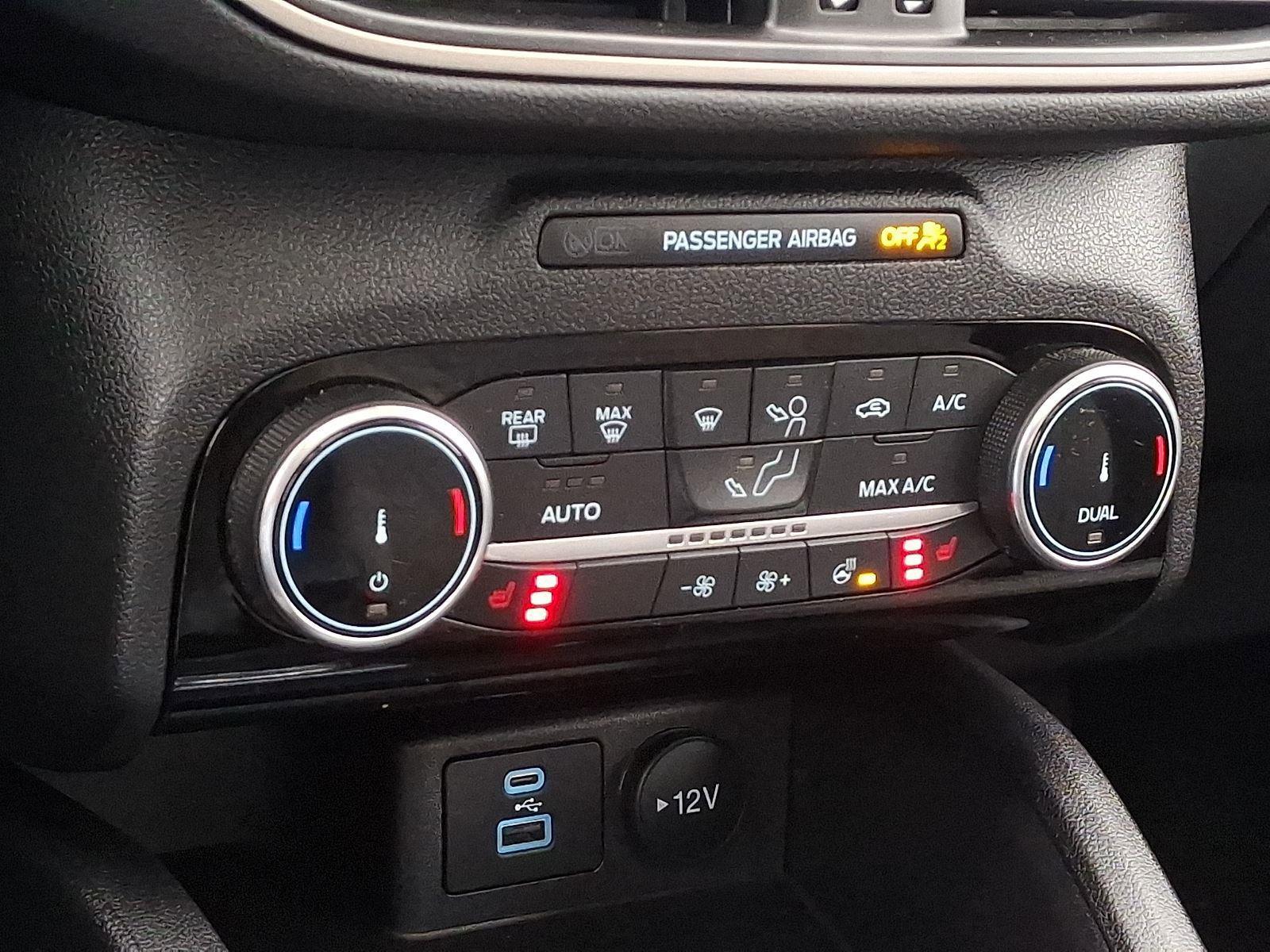 Certified 2022 Ford Escape SE w/ SE Sport Appearance Package image 16