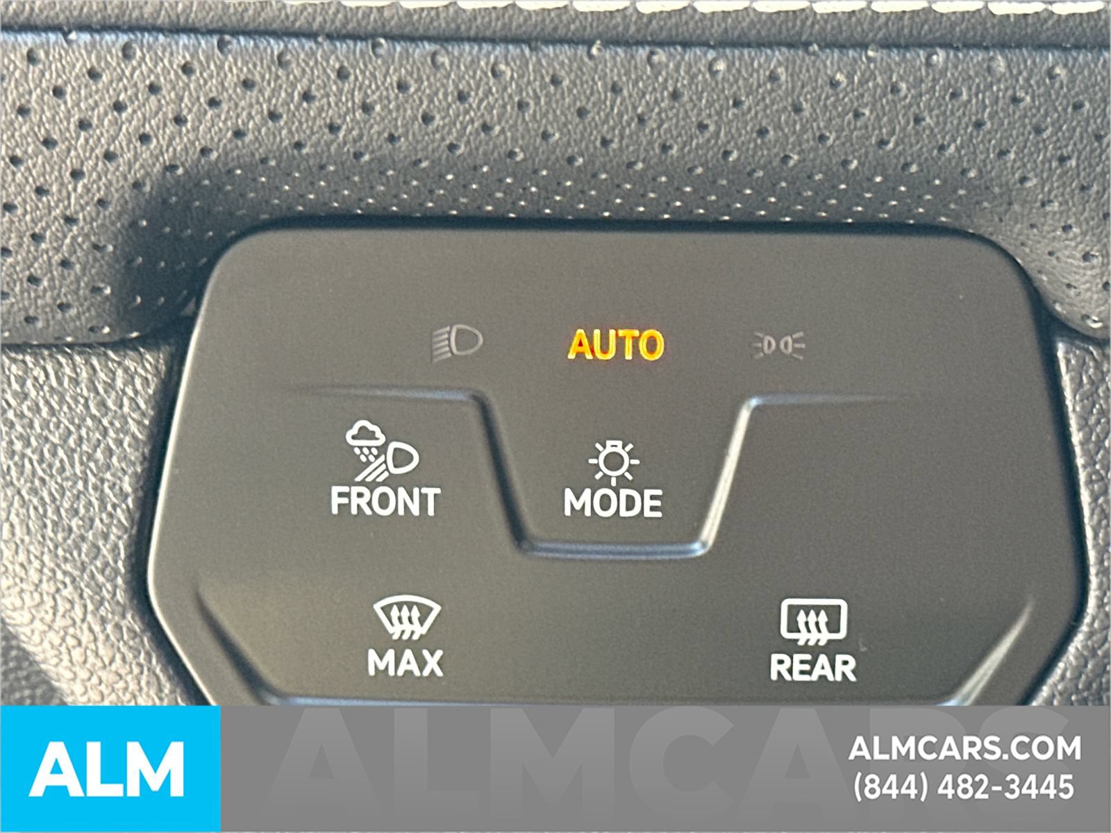 Used 2025 Volkswagen Atlas SE FWD image 36