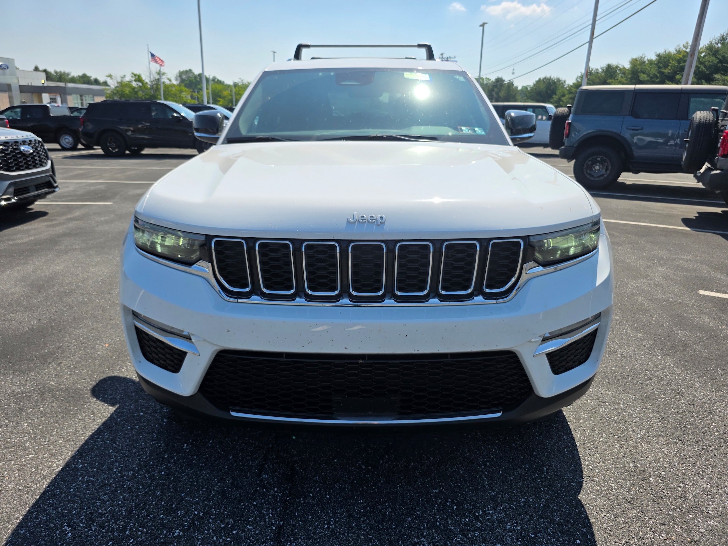 Used 2025 Jeep Grand Cherokee Limited AWD/4WD image 8