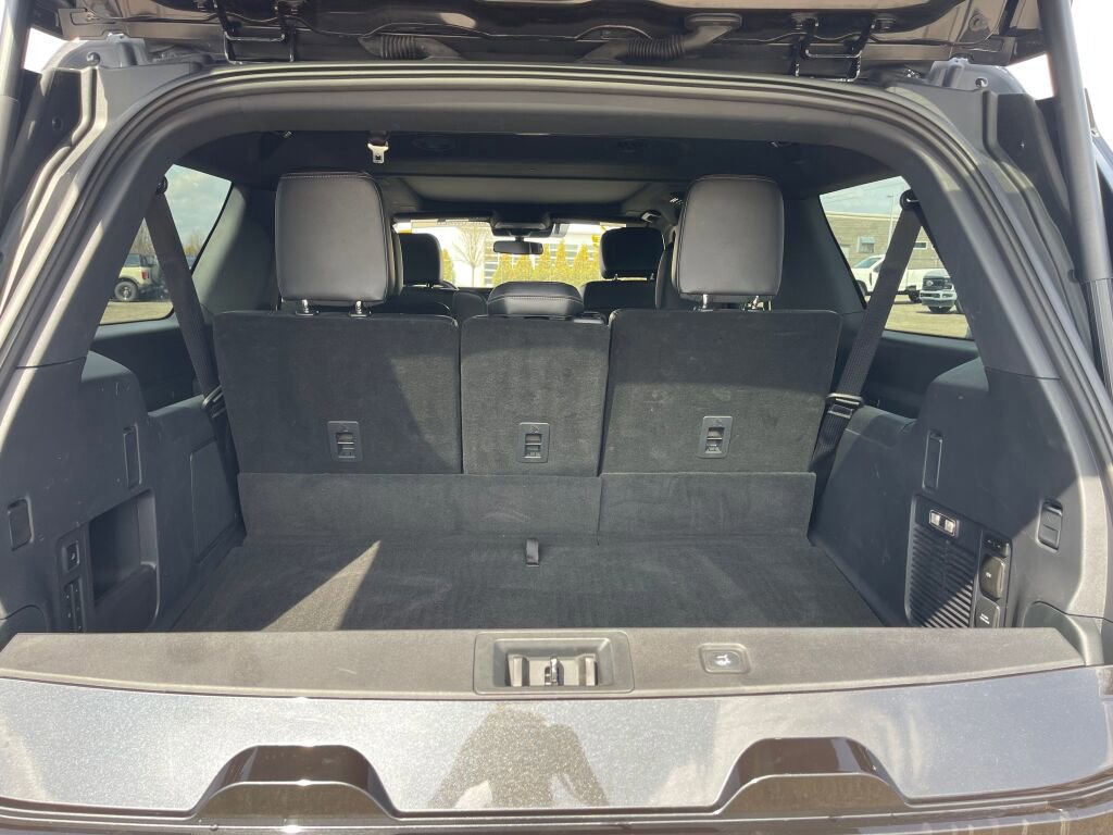 Certified 2025 Ford Expedition Max Platinum w/ Stealth Performance Package image 29