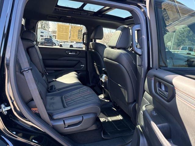 Used 2025 Nissan Armada PRO-4X w/ Pro-4X Premium Package AWD/4WD image 24