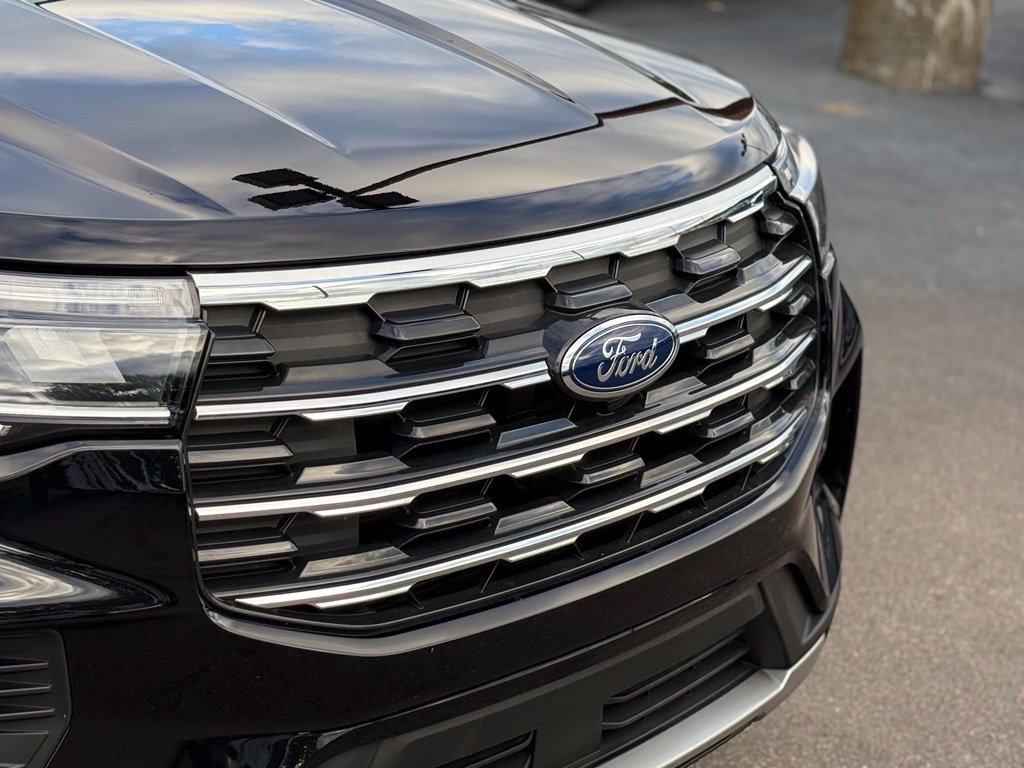 Certified 2025 Ford Explorer Active AWD/4WD image 34