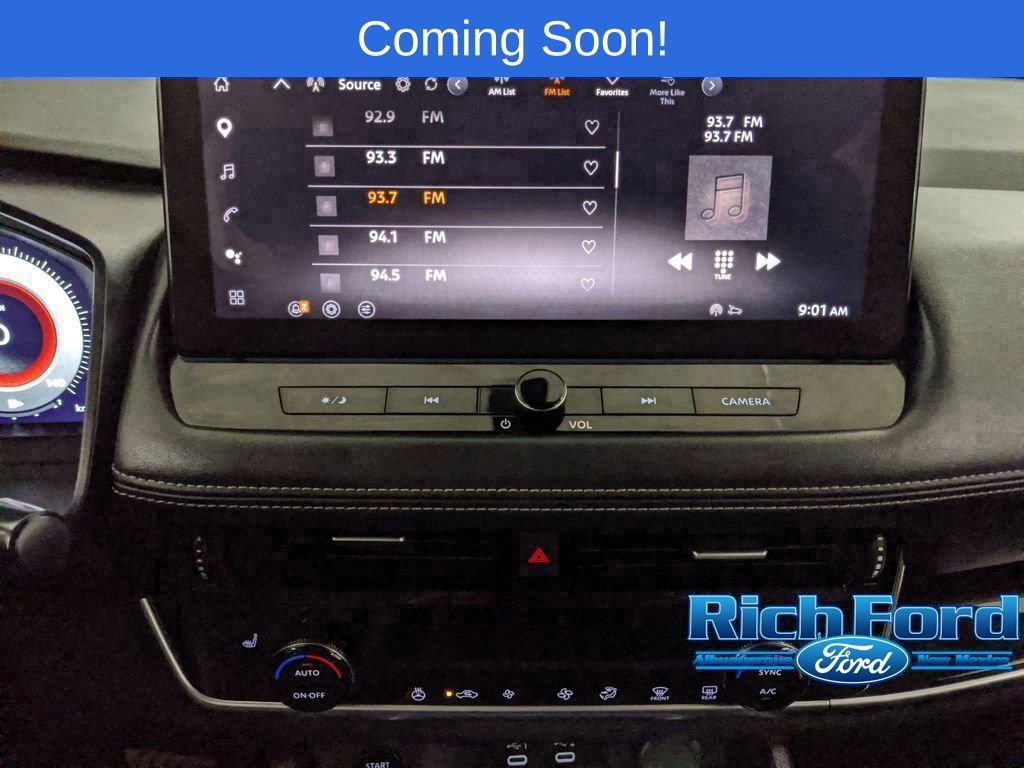 Used 2024 Nissan Rogue SL AWD/4WD image 8