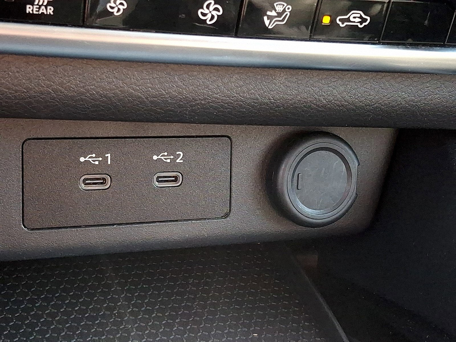 Used 2024 Nissan Rogue SV FWD image 23