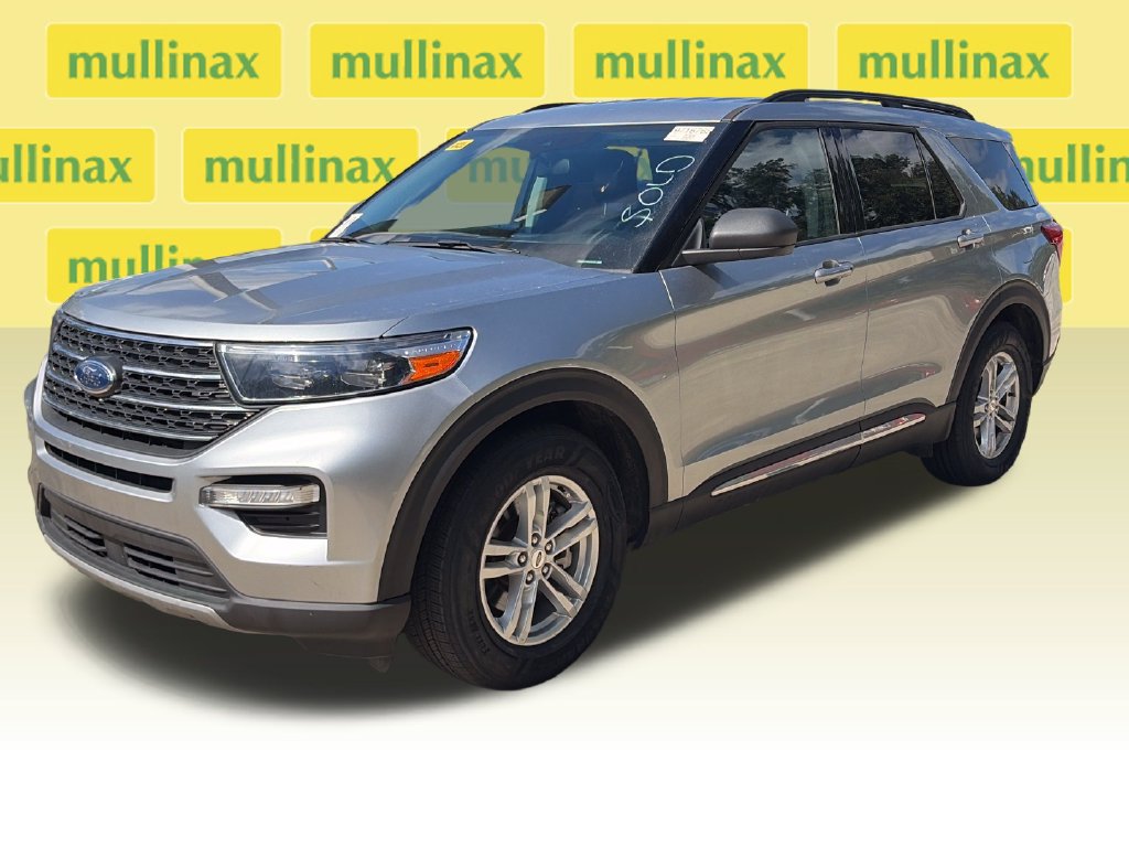 Certified 2024 Ford Explorer XLT w/ Equipment Group 202A RWD image 15