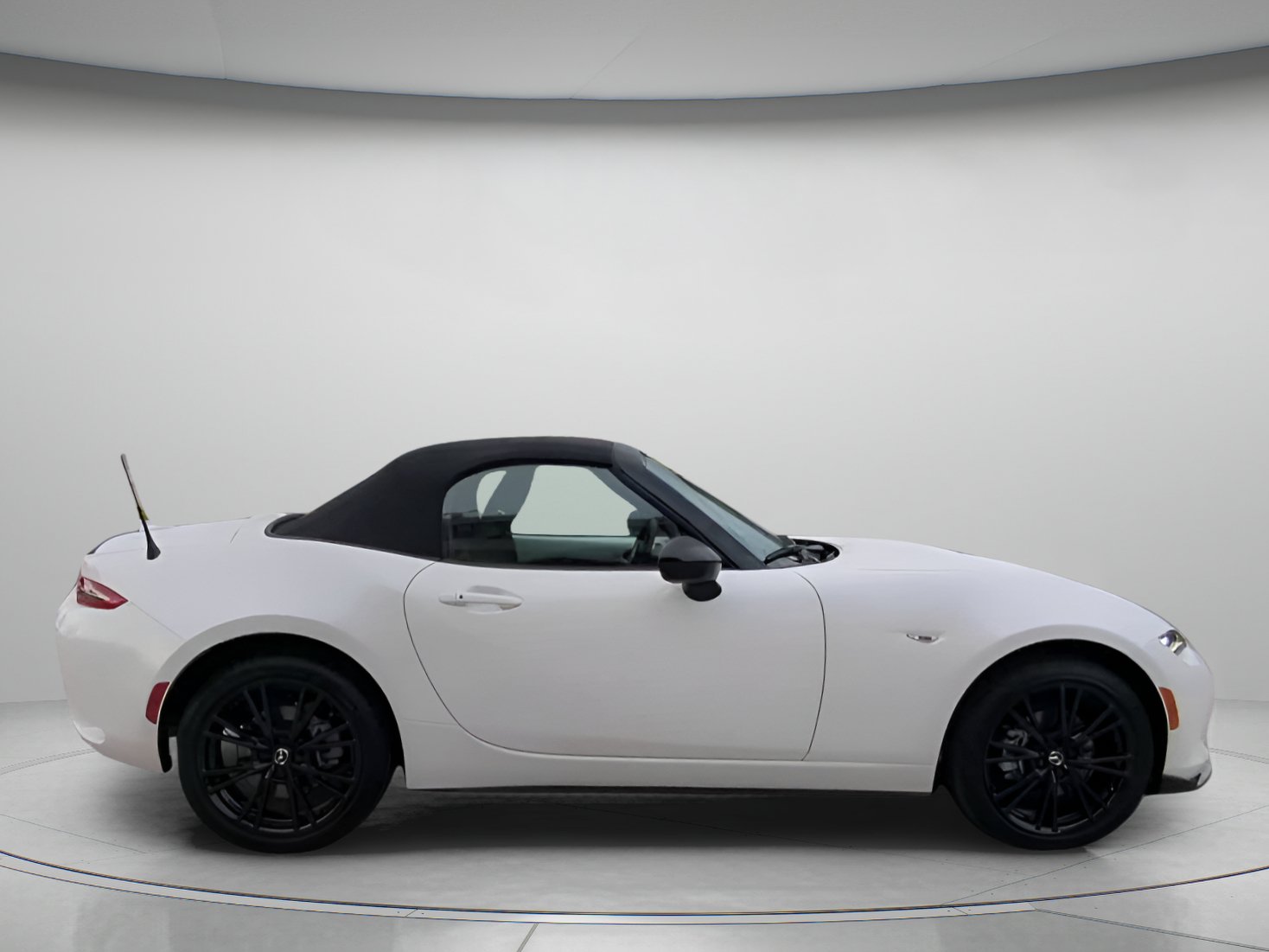 Used 2024 MAZDA MX-5 Miata Club RWD image 32