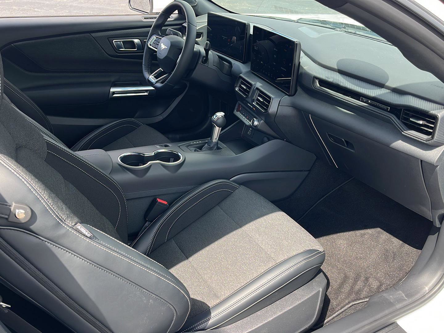 Certified 2025 Ford Mustang Coupe image 12