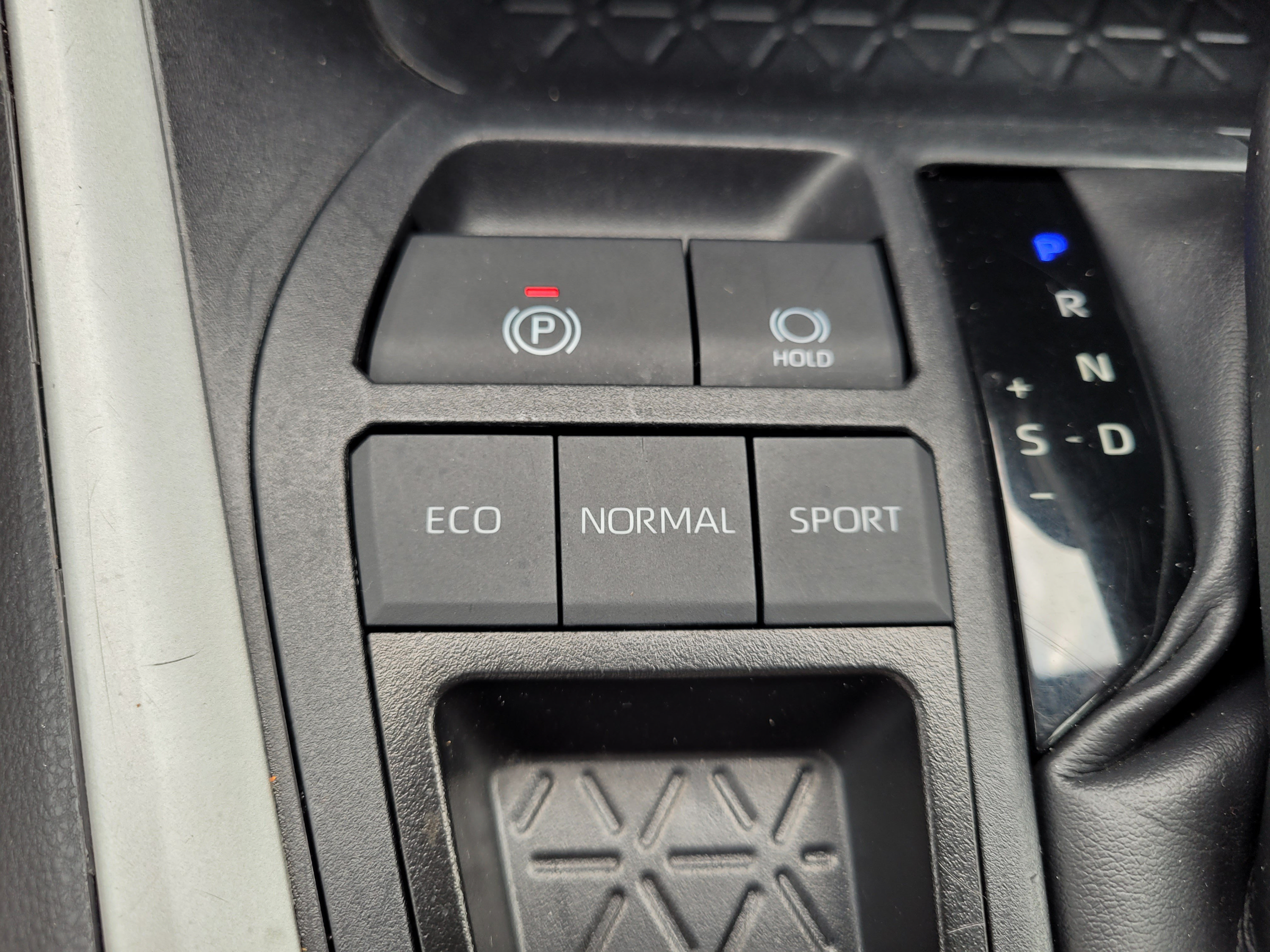 Used 2025 Toyota RAV4 LE FWD image 24