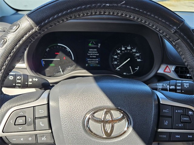 Used 2023 Toyota Sienna XLE image 29