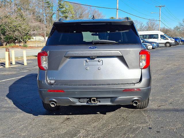 Certified 2022 Ford Explorer XLT w/ Equipment Group 202A image 3