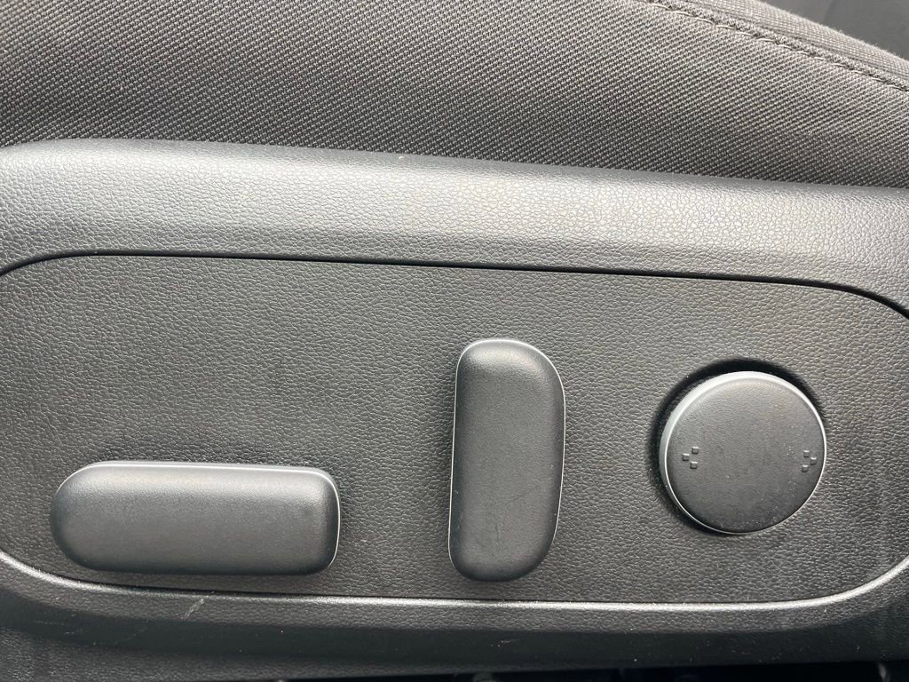 Used 2025 Hyundai Kona SEL image 18