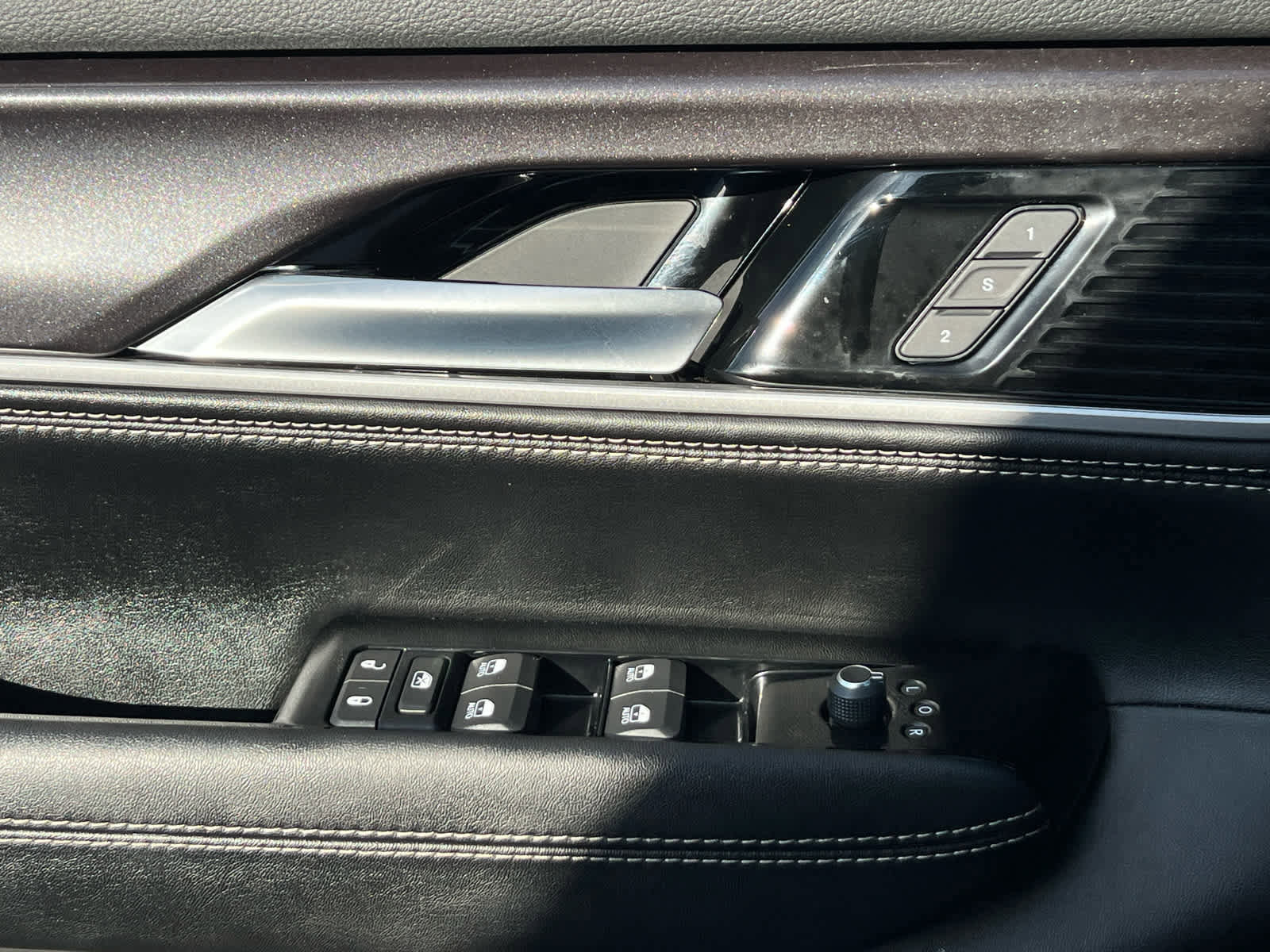 Used 2023 Jeep Wagoneer 4WD w/ Convenience Group I image 31