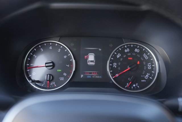 Used 2020 Toyota RAV4 XLE Premium image 25