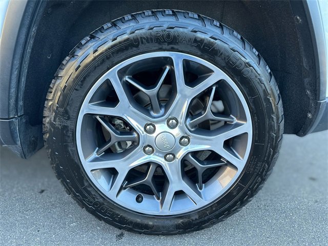 Used 2019 Jeep Grand Cherokee Limited w/ Trailer Tow Group IV image 10