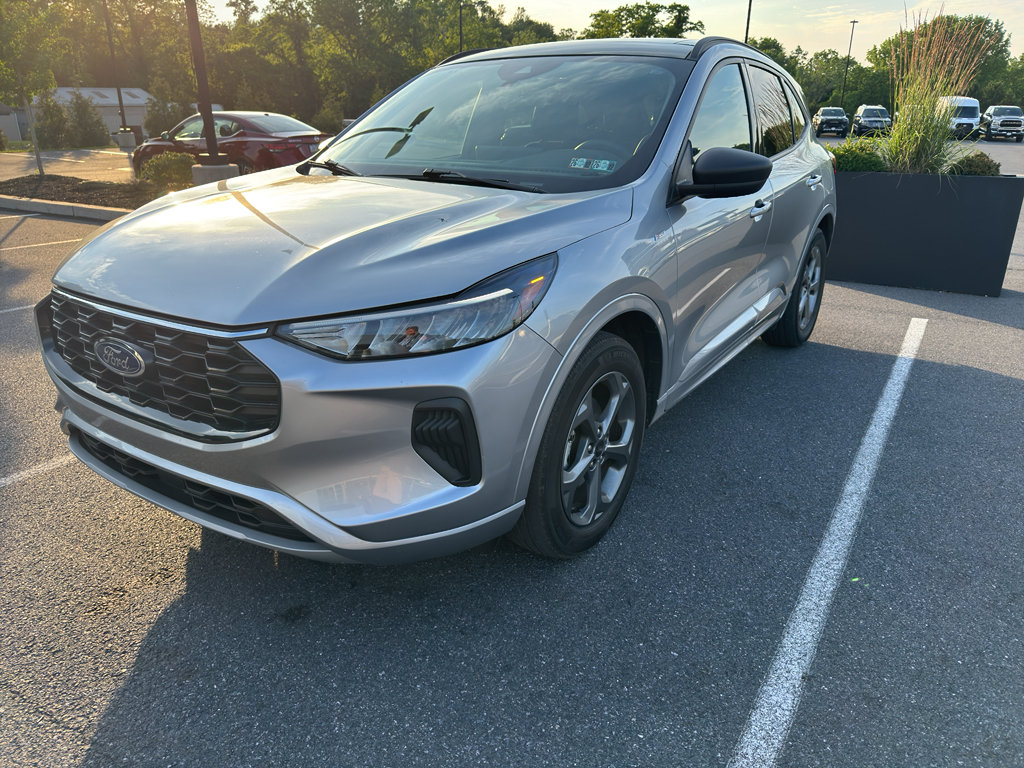 Certified 2024 Ford Escape ST-Line w/ Tech Pack #1 AWD/4WD image 2