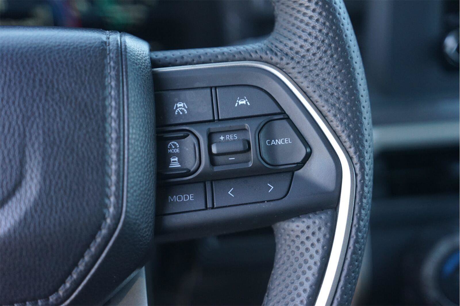 Used 2025 Toyota Tacoma TRD Off-Road AWD/4WD image 23
