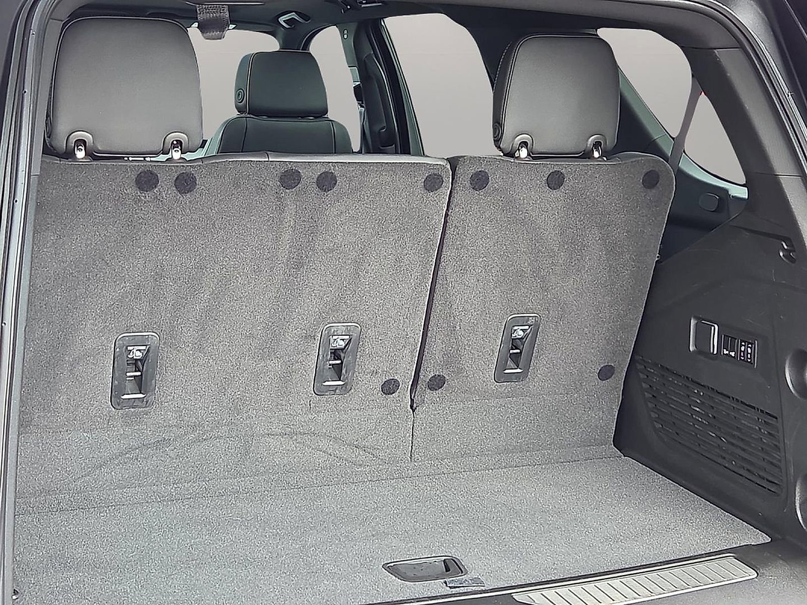 Used 2023 GMC Yukon AT4 image 8