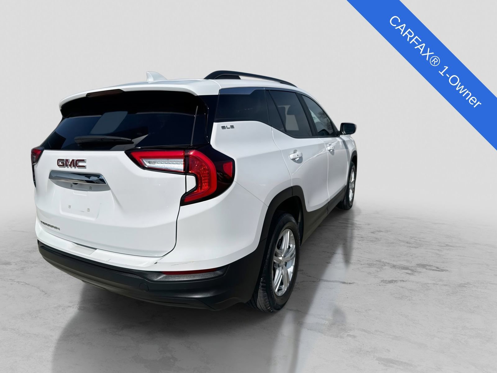 Used 2023 GMC Terrain SLE w/ Driver Convenience Package FWD image 8