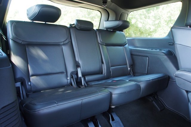 Certified 2025 Ford Expedition Platinum w/ Stealth Performance Package AWD/4WD image 17