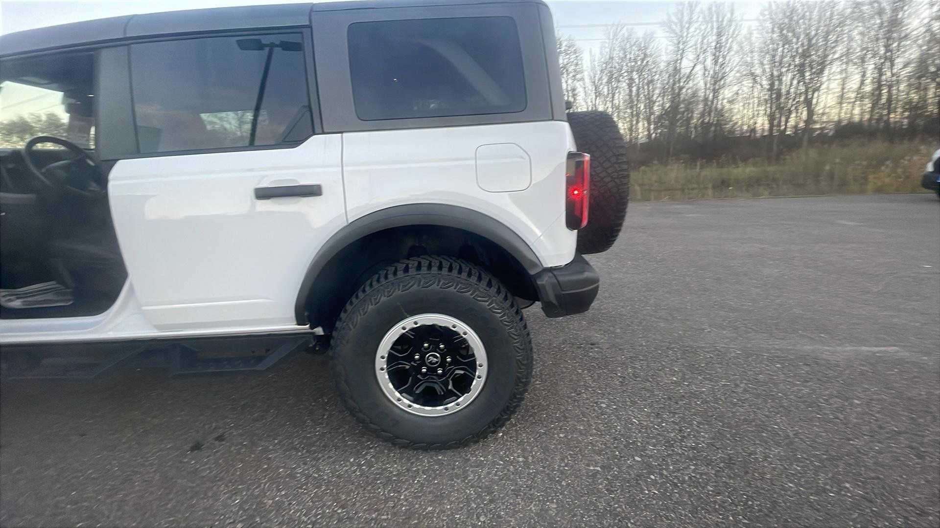 Certified 2023 Ford Bronco Badlands w/ Sasquatch Package image 25