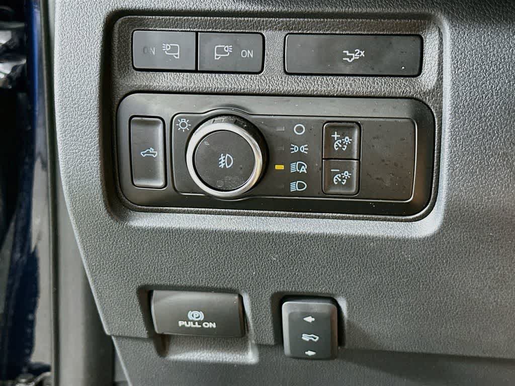 Certified 2024 Ford F250 Lariat w/ Sport Appearance Package AWD/4WD image 27