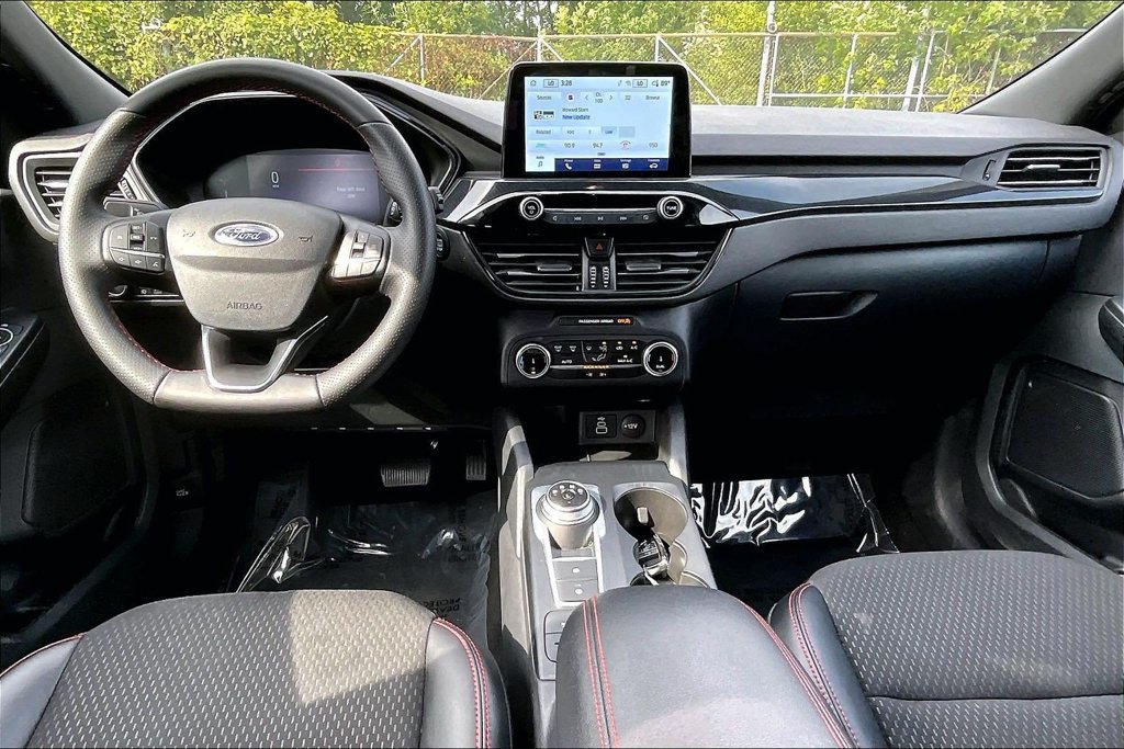 Certified 2025 Ford Escape ST-Line AWD/4WD image 14