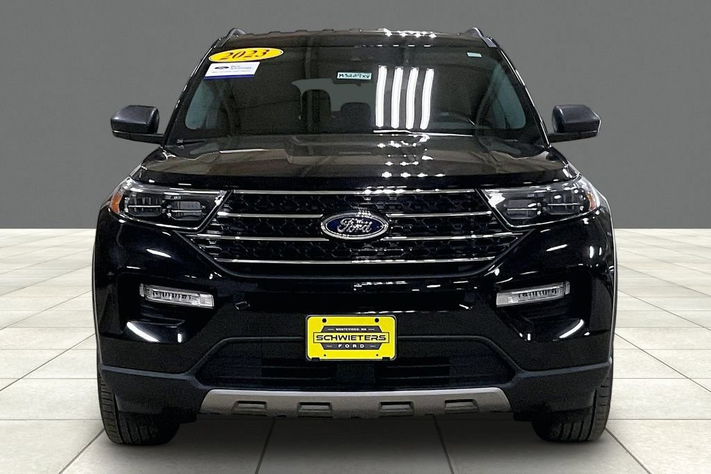 Certified 2023 Ford Explorer XLT w/ Equipment Group 202A AWD/4WD image 3