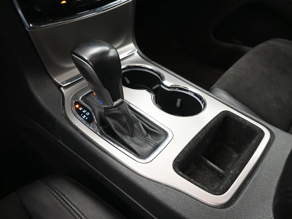 Used 2020 Jeep Grand Cherokee Altitude image 32