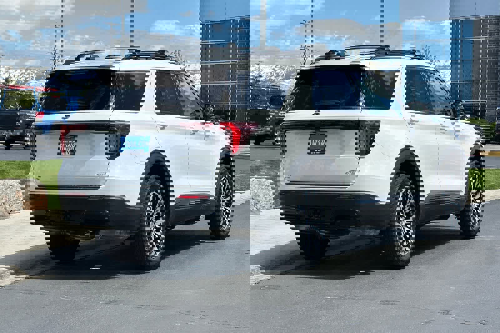 Certified 2025 Ford Explorer ST-Line image 5