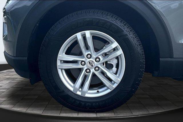 Certified 2024 Ford Explorer XLT w/ Equipment Group 202A AWD/4WD image 9