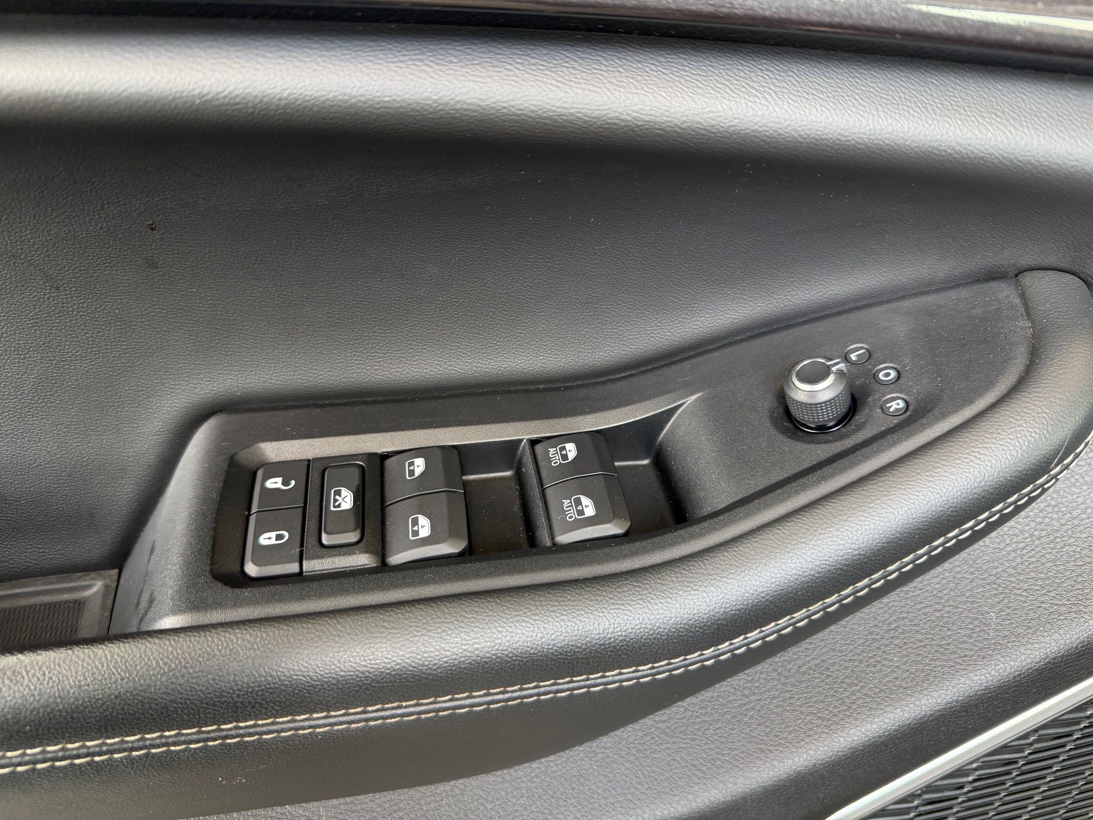 Used 2021 Jeep Grand Cherokee L Laredo AWD/4WD image 14