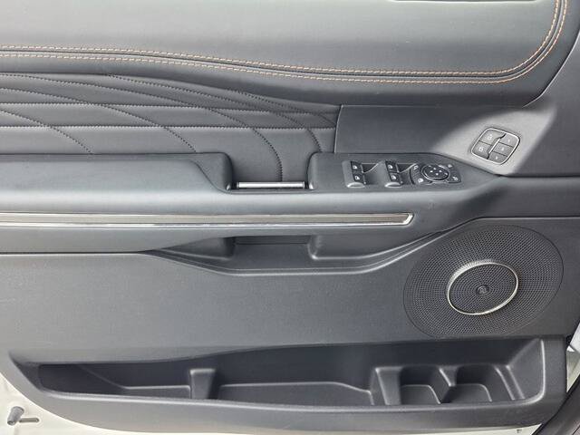 Certified 2024 Ford Expedition Max Platinum RWD image 32