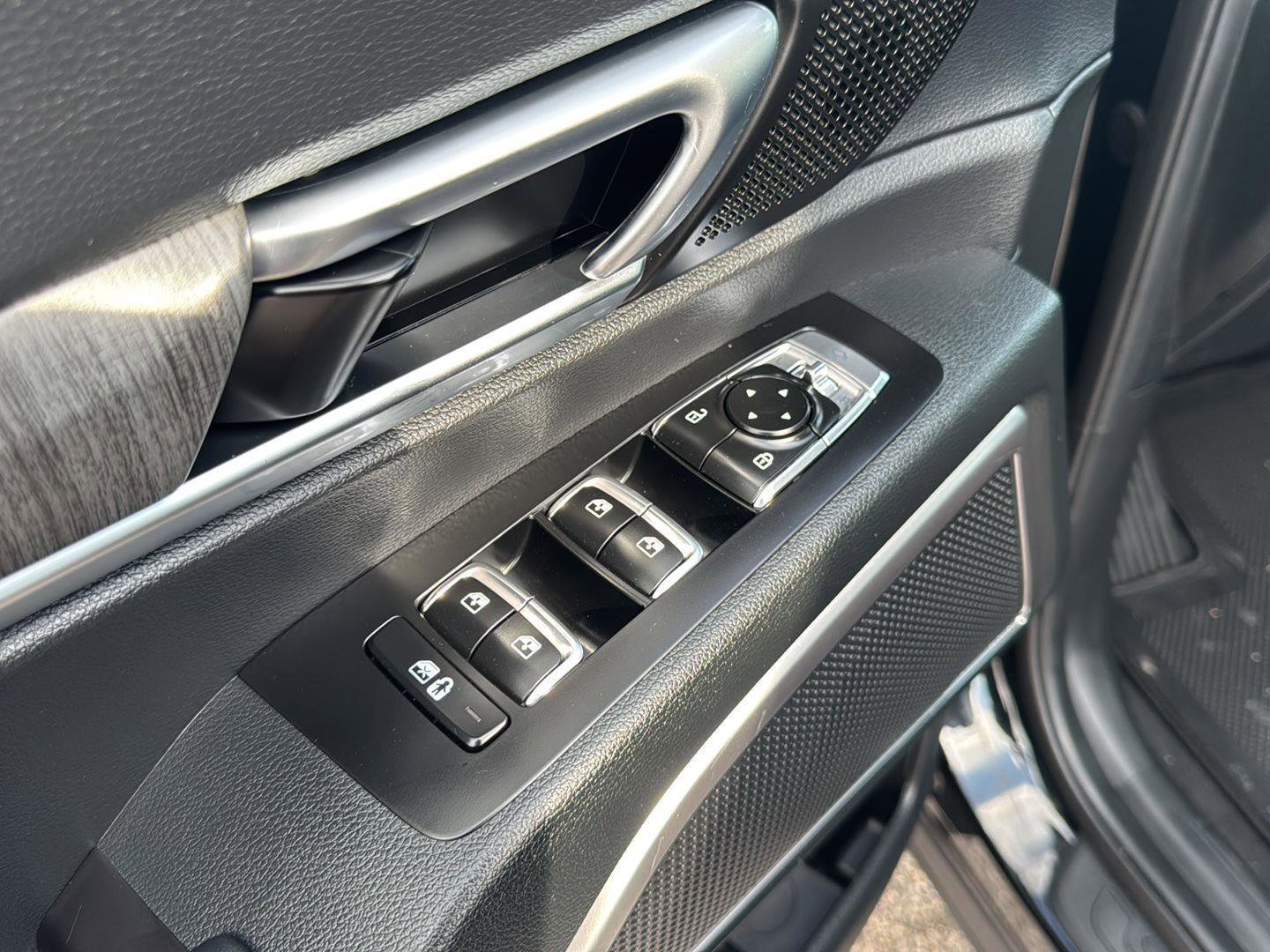 Used 2025 Kia Telluride EX image 15