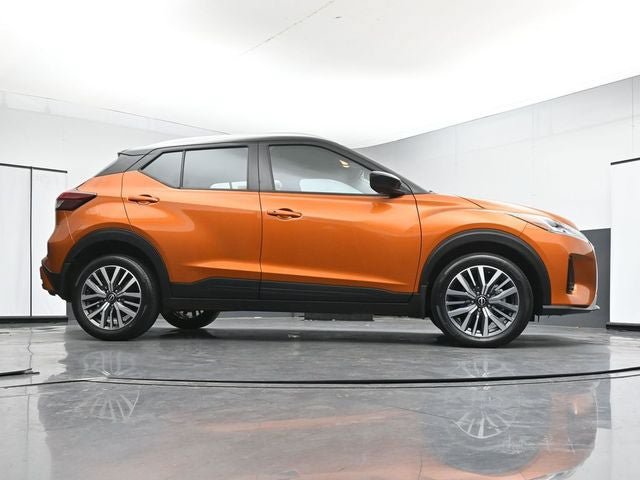 Used 2024 Nissan Kicks SV FWD image 32