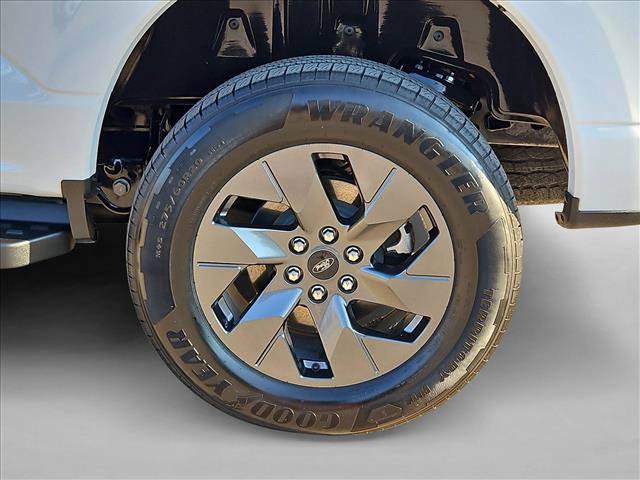 Certified 2025 Ford F150 Lightning Flash AWD/4WD image 24