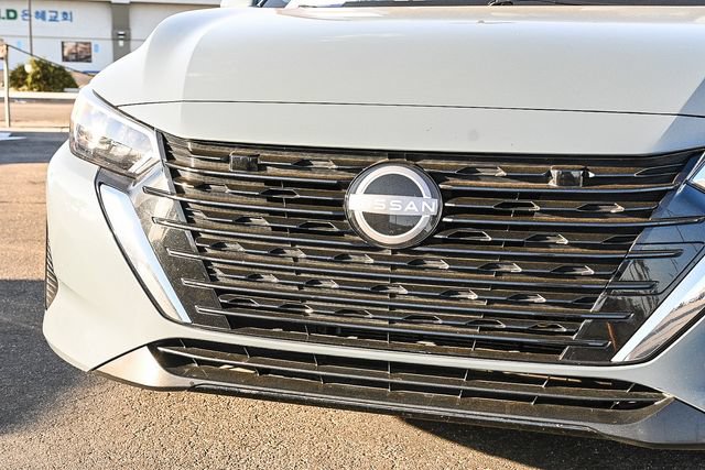 Used 2024 Nissan Sentra SV w/ Trunk Package FWD image 5