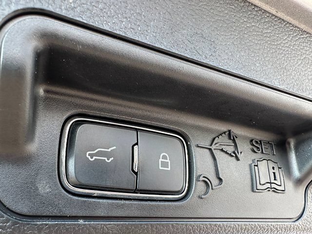 Certified 2023 Ford Explorer Limited AWD/4WD image 10